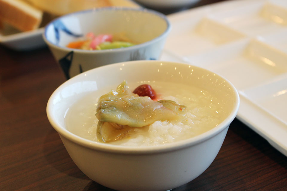 朝食